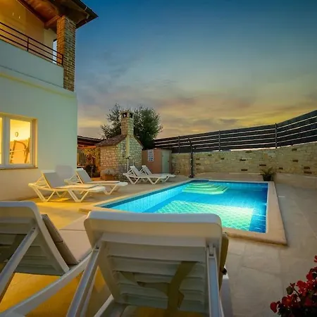 Villa House Marlema By Istrialux