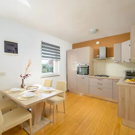 House Marlema By Istrialux * بولا