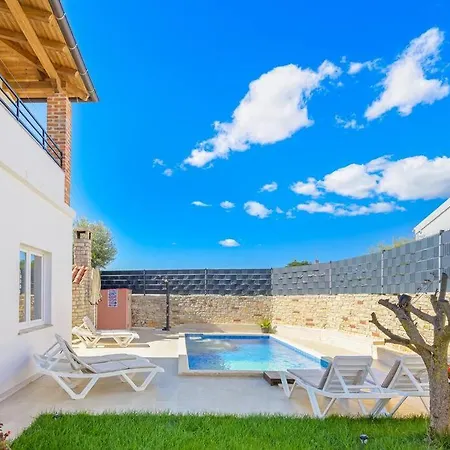 וילה House Marlema By Istrialux פולה